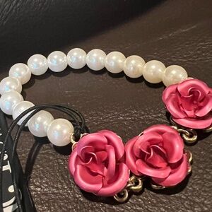 Pearl and flower bracelet